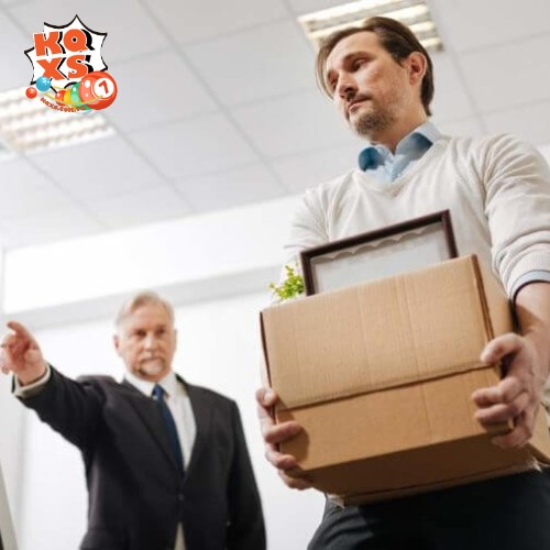 Mơ thấy bị đuổi việc vì mắc sai lầm – Áp lực từ kỳ vọng cá nhân