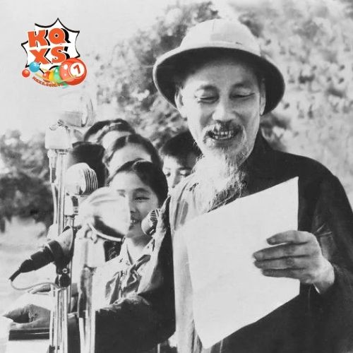 Mộng thấy Bác Hồ đang phát biểu trước đông người