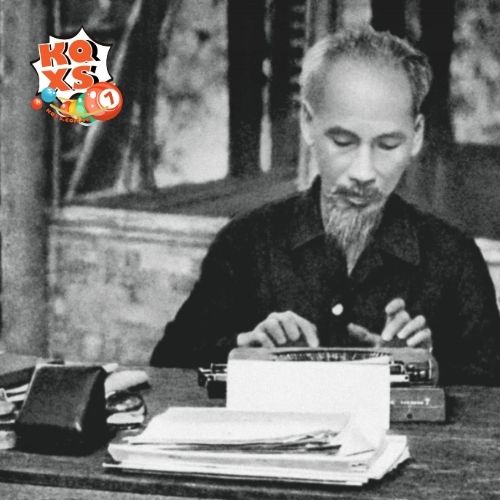 Chiêm bao thấy Bác Hồ đang ghi chép hoặc viết gì đó